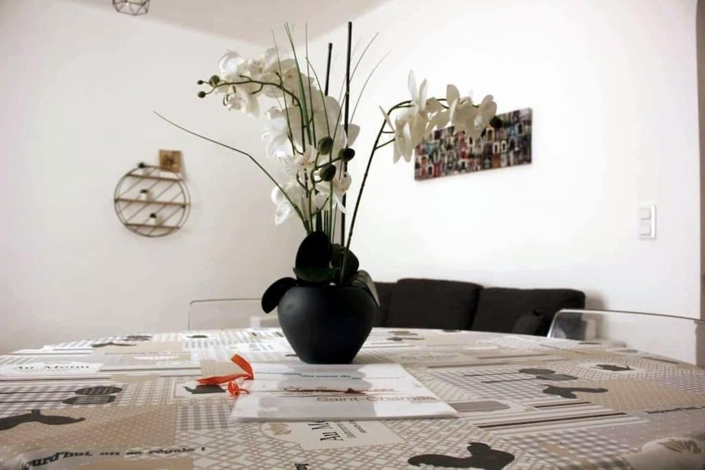 Au Coeur De Saint Chamas Apartment ภายนอก รูปภาพ